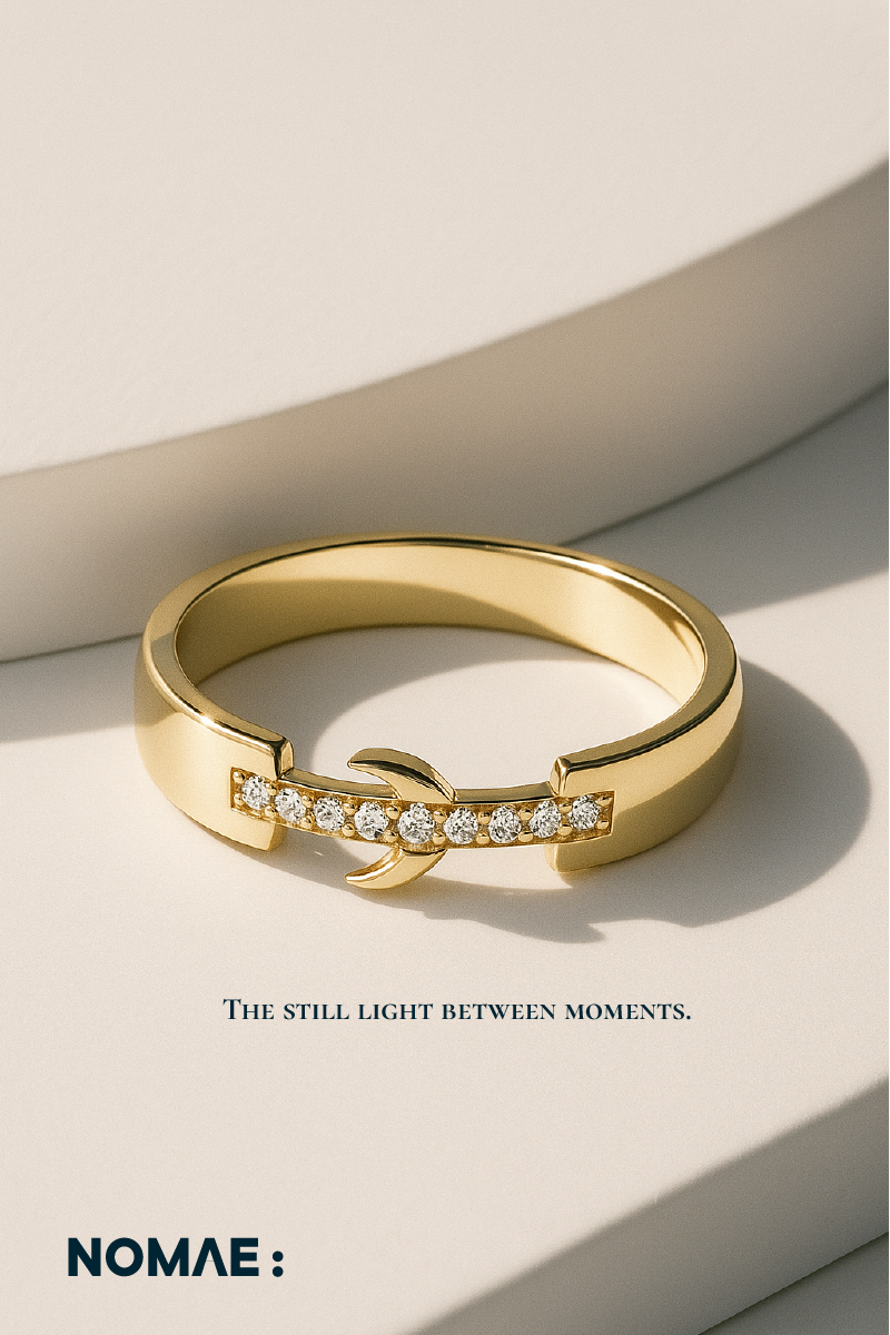 LUNE RING — The Poise of Light and Motion